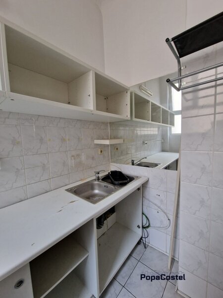 Primaria Capitalei, Brezoianu, 2 camere et.1 nemobilat, 69 mp, centrala proprie.